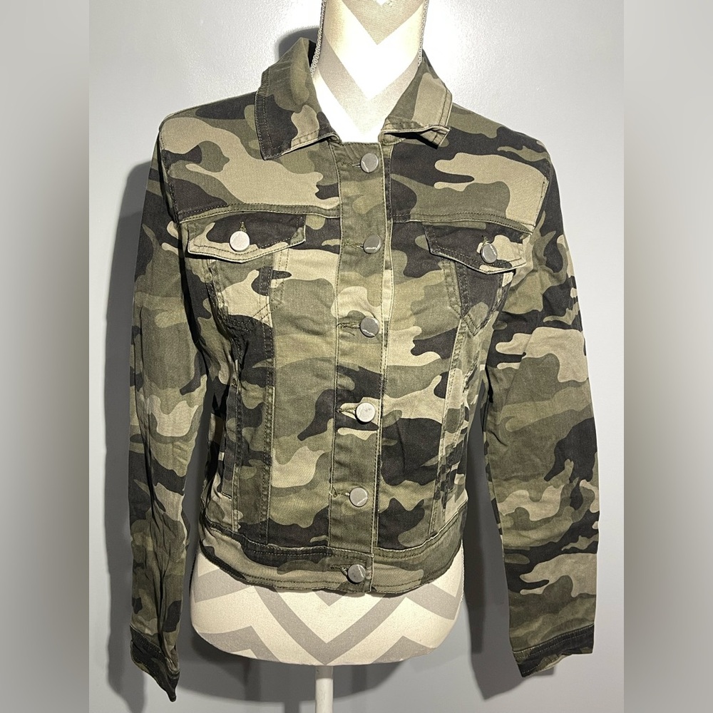 Jou Jou Women's Camouflage Utility Jacket
